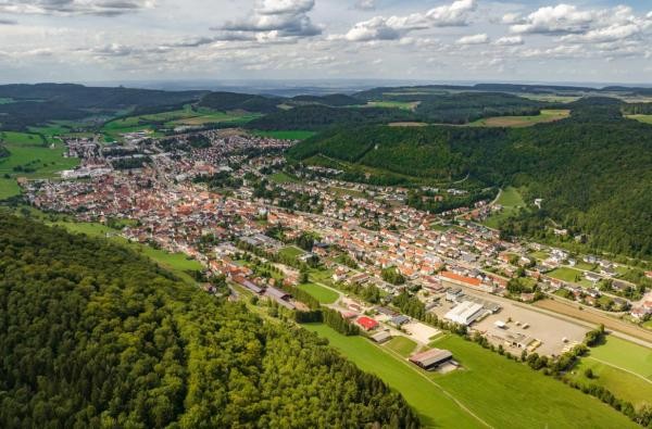 Blick auf die Stadt Burladingen von oben