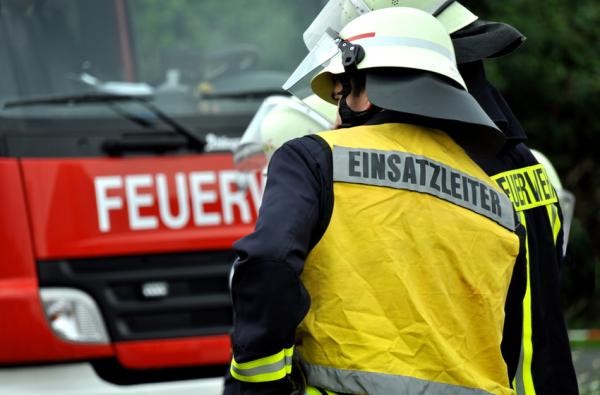 © Fotolia_33537441_S.jpg/www.fotolia.de Feuerwehrmann