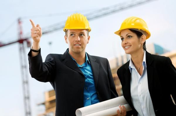 © Fotolia_4518619_S.jpg/www.fotolia.de Planer auf einer Baustelle