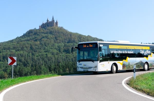 Bus vor Burg Hohenzollern