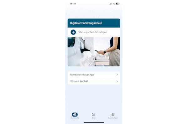 Smartphone mit der App für den Digitalen Fahrzeugschein