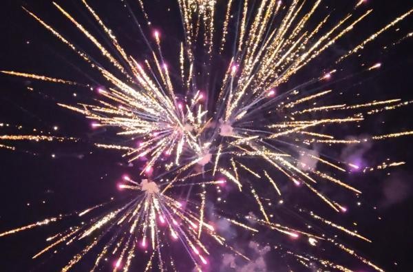 © Landratsamt Zollernalbkreis Ein Silvesterfeuerwerk am Himmel