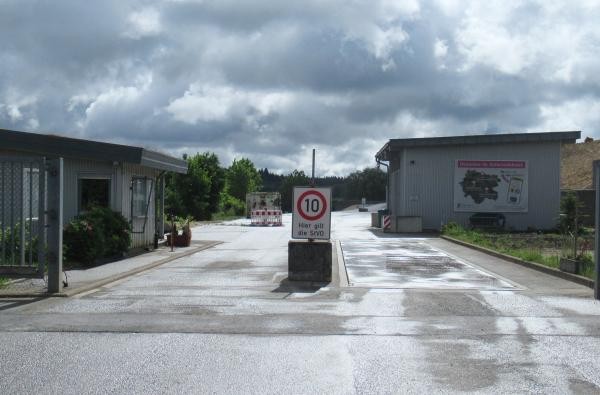 Die Waage der Deponie Albstadt wird am 20. Juni geeicht © Landratsamt Zollernalbkreis Zufahrt zur Deponie Albstadt