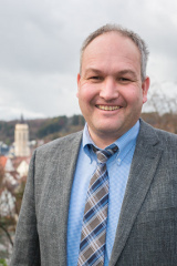 © Landratsamt Zollernalbkreis Mann, graues Haar, Anzug