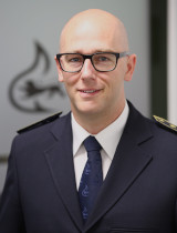 © Landratsamt Zollernalbkreis Mann, Glatze, Feuerwehr Anzug