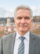 © Landratsamt Zollernalbkreis Mann, graues Haar, Anzug