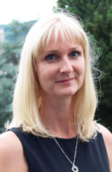 © Landratsamt Zollernalbkreis Frau, schulterlanges blondes Haar, Bluse