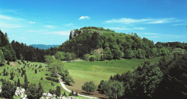 Ansicht auf den Berg Lochen am Albtrauf bei Balingen-Weilstetten