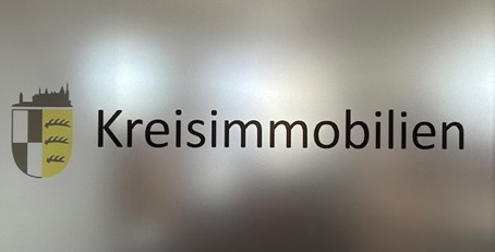 © Kreisimmobilien/Landratsamt Zollernalbkreis Aufschrift mit Kreisimmobilien